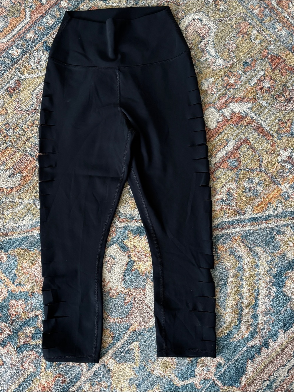 ALO Yoga High Waist Slice Cutout Cropped Leggings